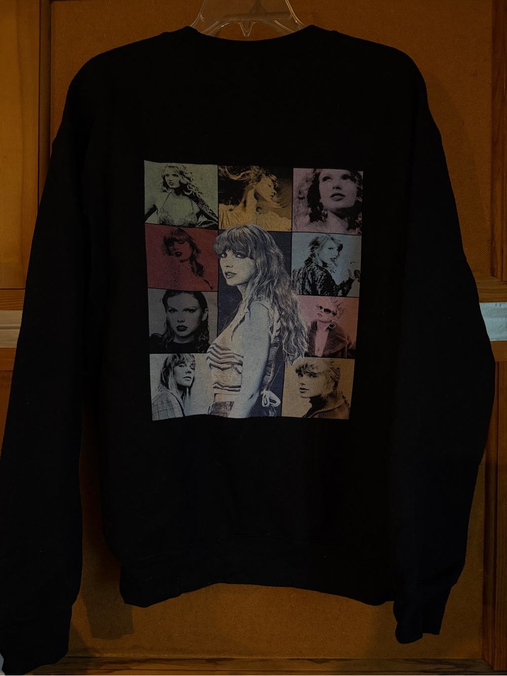 Taylor Swift The Eras Tour Black Crewneck Sweatshirt – medium